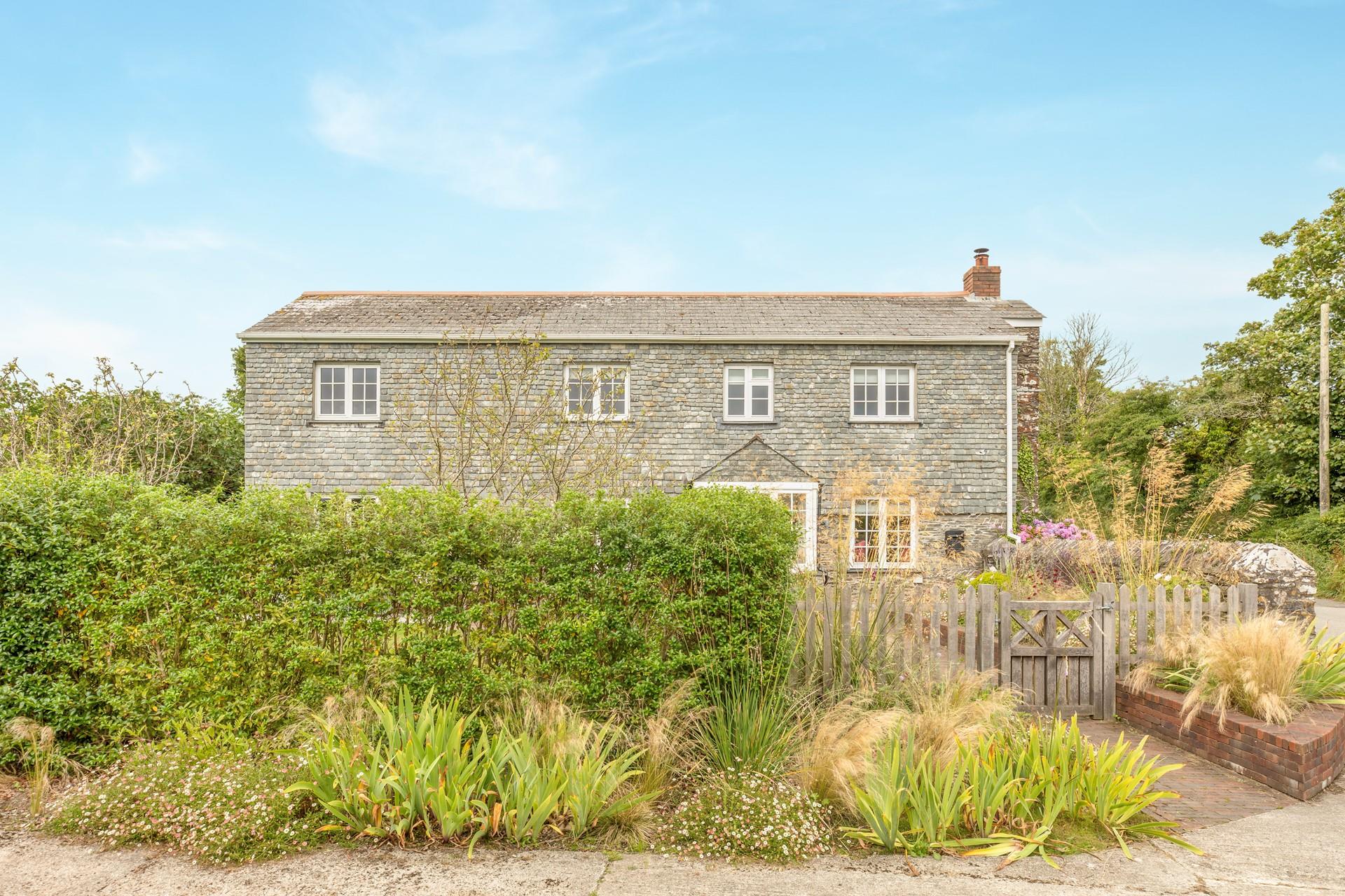 Open the gate to Rose Cottage and let your troubles drift away.