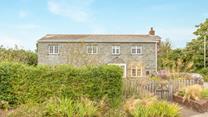 Open the gate to Rose Cottage and let your troubles drift away.