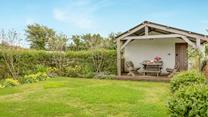 Spend summer evenings enjoying time with family and friends in the garden.