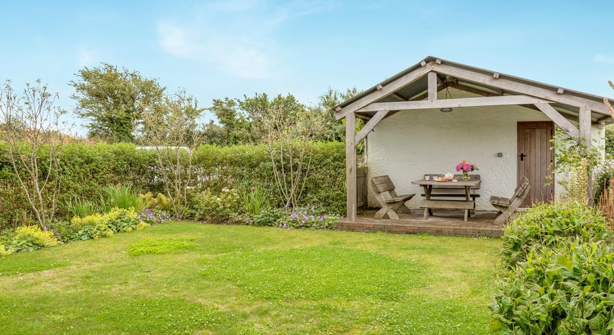 Spend summer evenings enjoying time with family and friends in the garden.