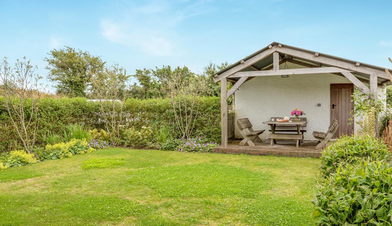 Spend summer evenings enjoying time with family and friends in the garden.