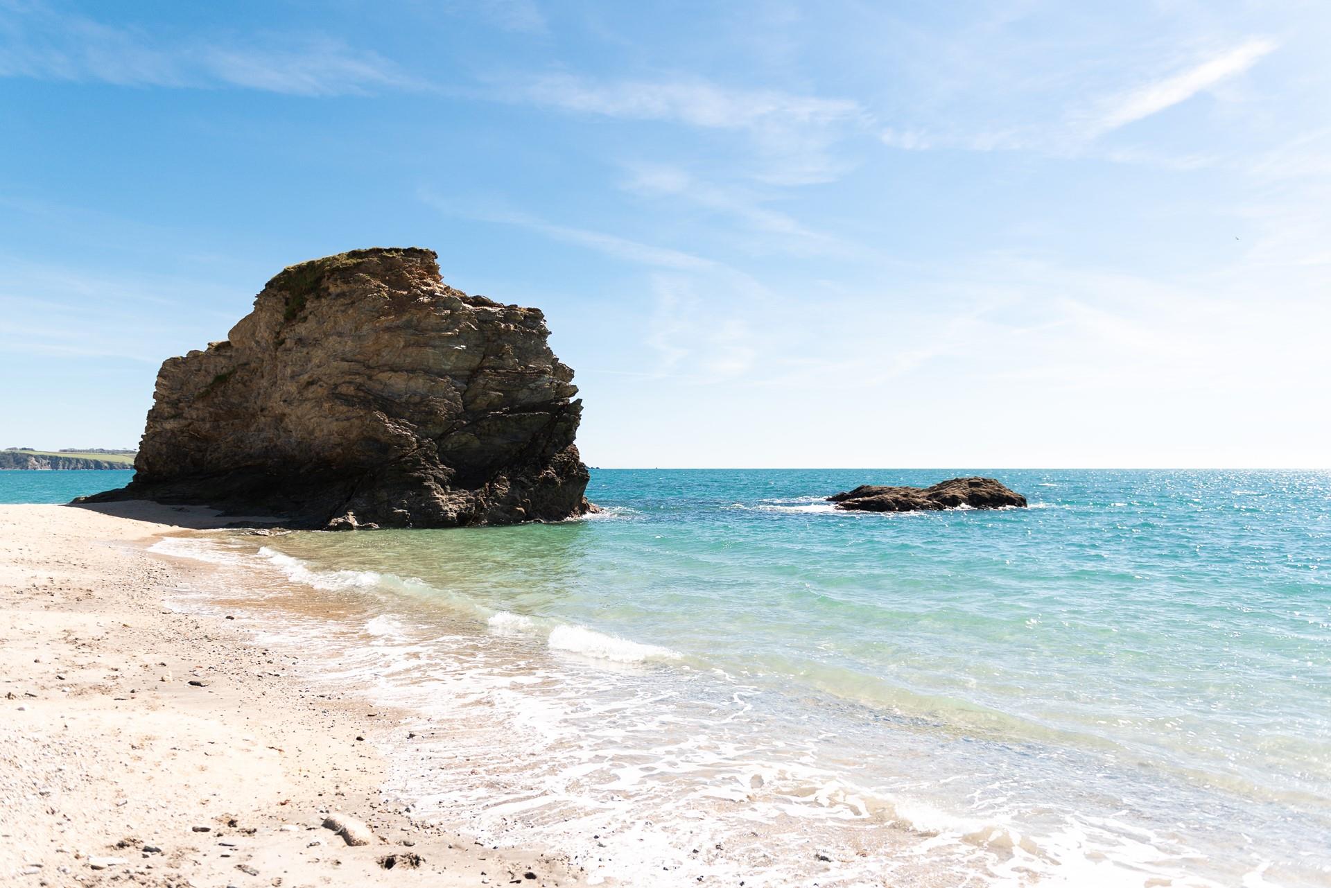 The tropical sands of Carlyon Bay is perfect for beach days.