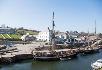 Dine in a welcoming harbourside pub or try one of the tasty pop-up food trucks.