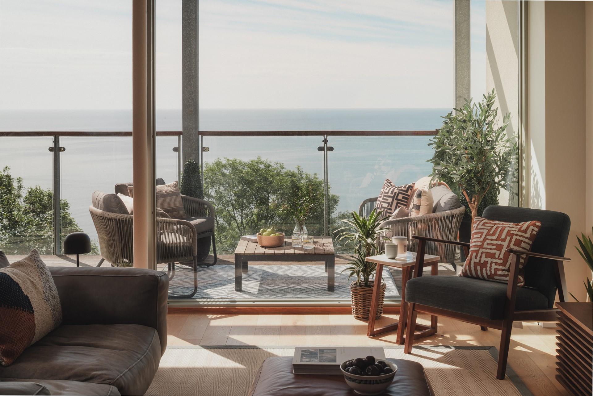 Natural colours and textures create a relaxing haven by the sea.