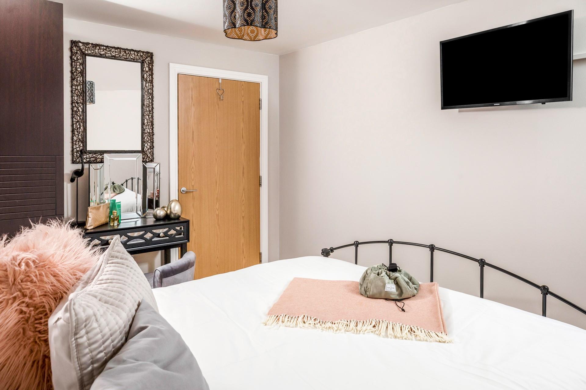 Reminisce the day before drifting off.