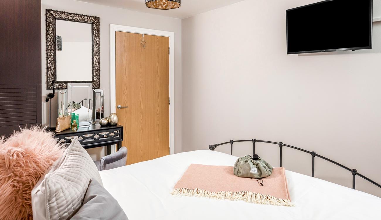 Reminisce the day before drifting off.