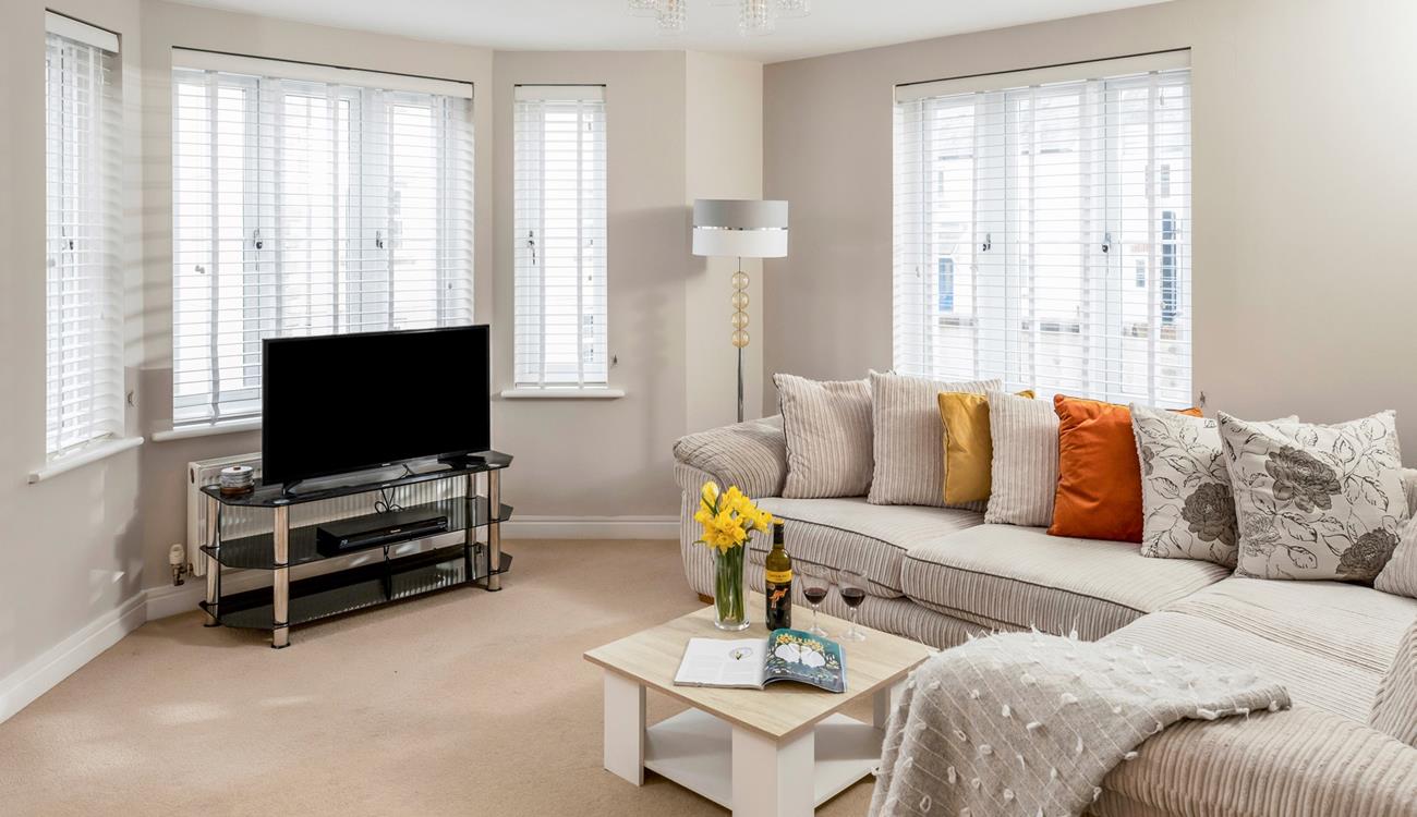 Settle into the cosy sitting room and enjoy a relaxing evening.