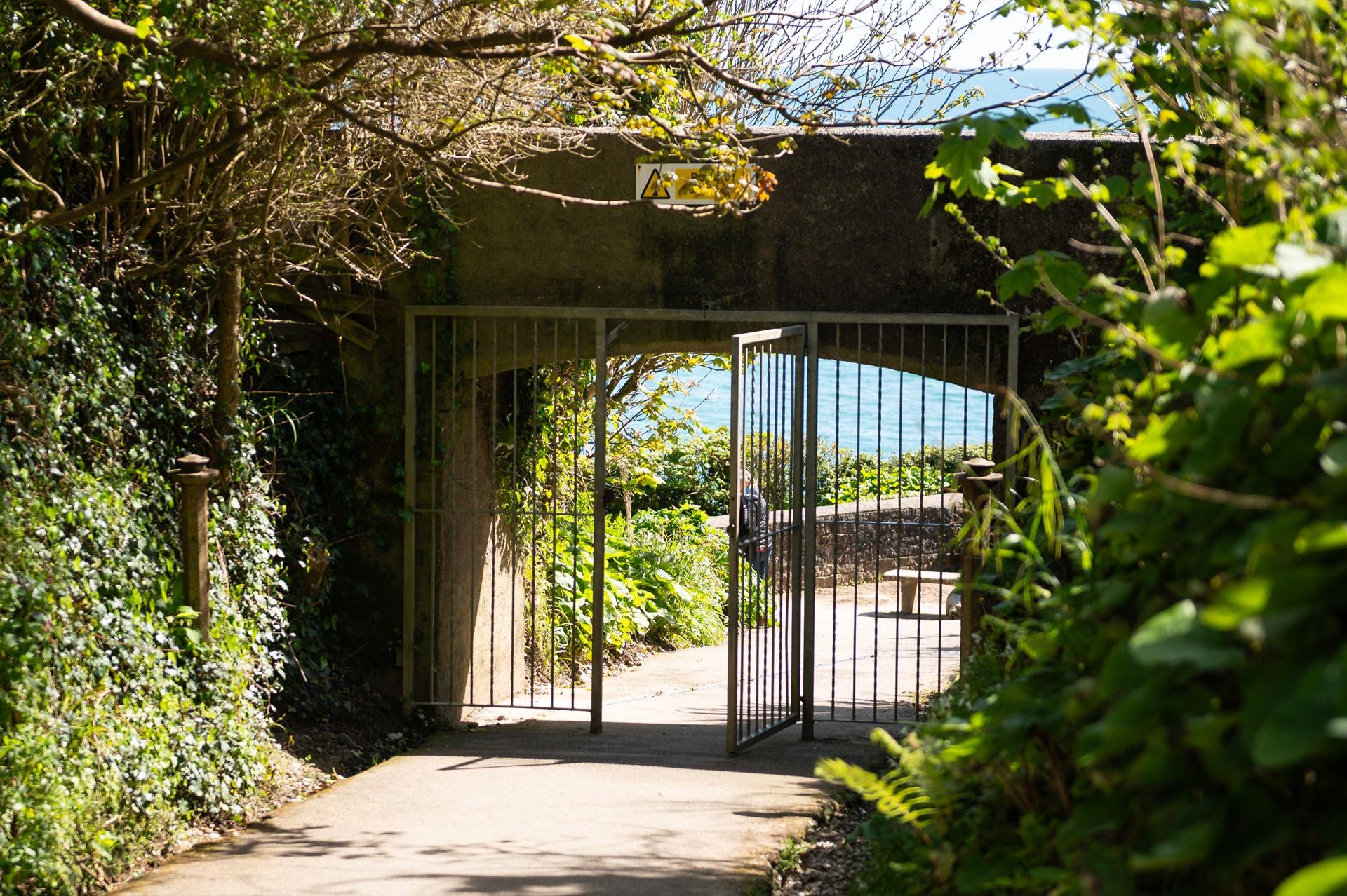 There is private access to the South West Coast path from where Skimming Stone is situated.
