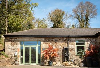 This barn conversion is nestled in tranquil countryside.