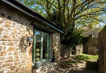 Arrive at The Potters, and get ready to unwind in this luxury barn conversion.