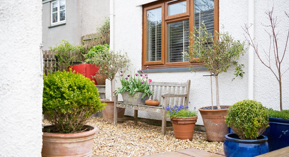 Barn Cottage is located in a pretty hamlet close to Crackington Haven.
