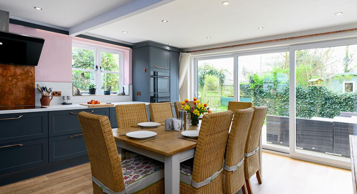 Let the chef of the family cook up a storm in the well-equipped kitchen.