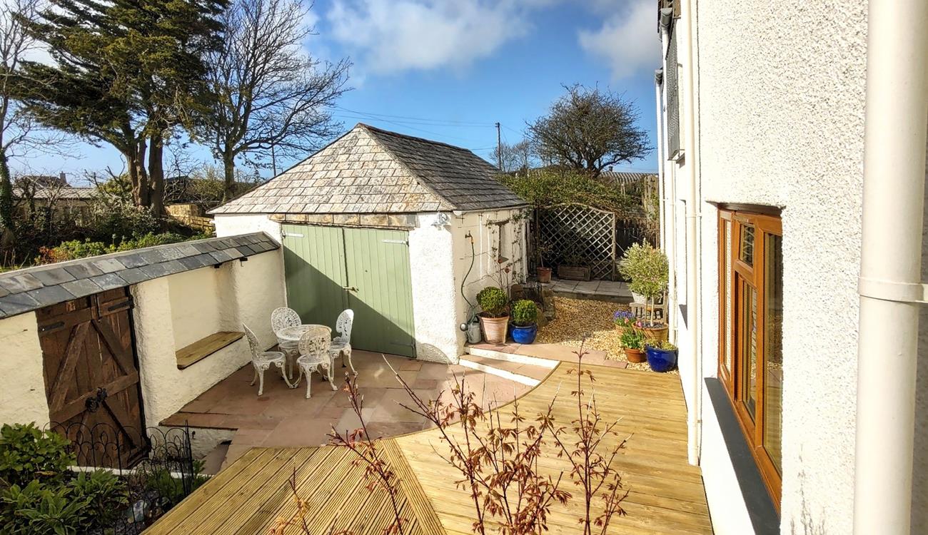 The patio area provides the perfect suntrap!