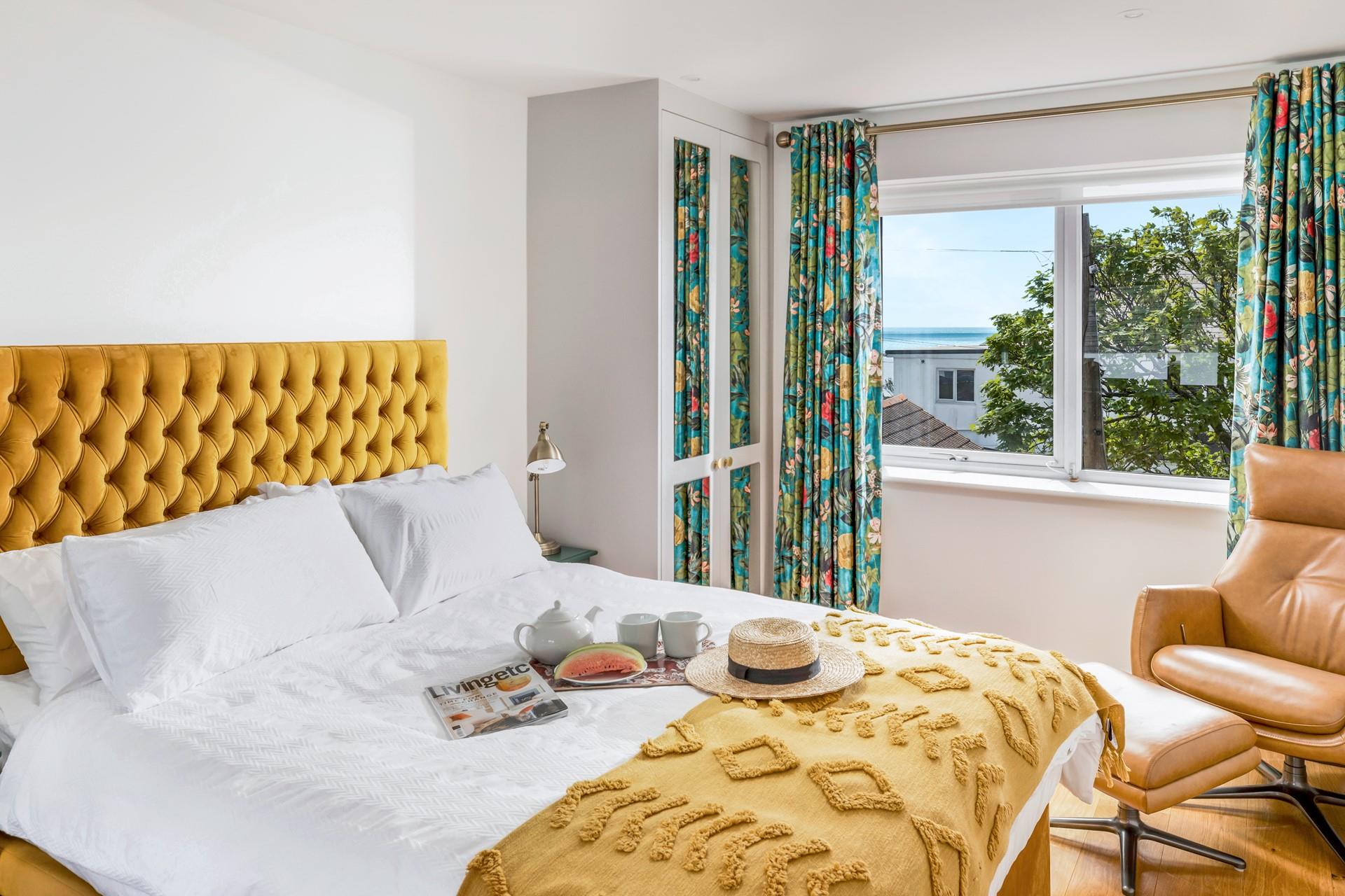 Start the day with a cuppa in the comfortable king size bed.