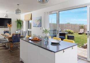 Slide open the patio doors and enjoy al fresco living.