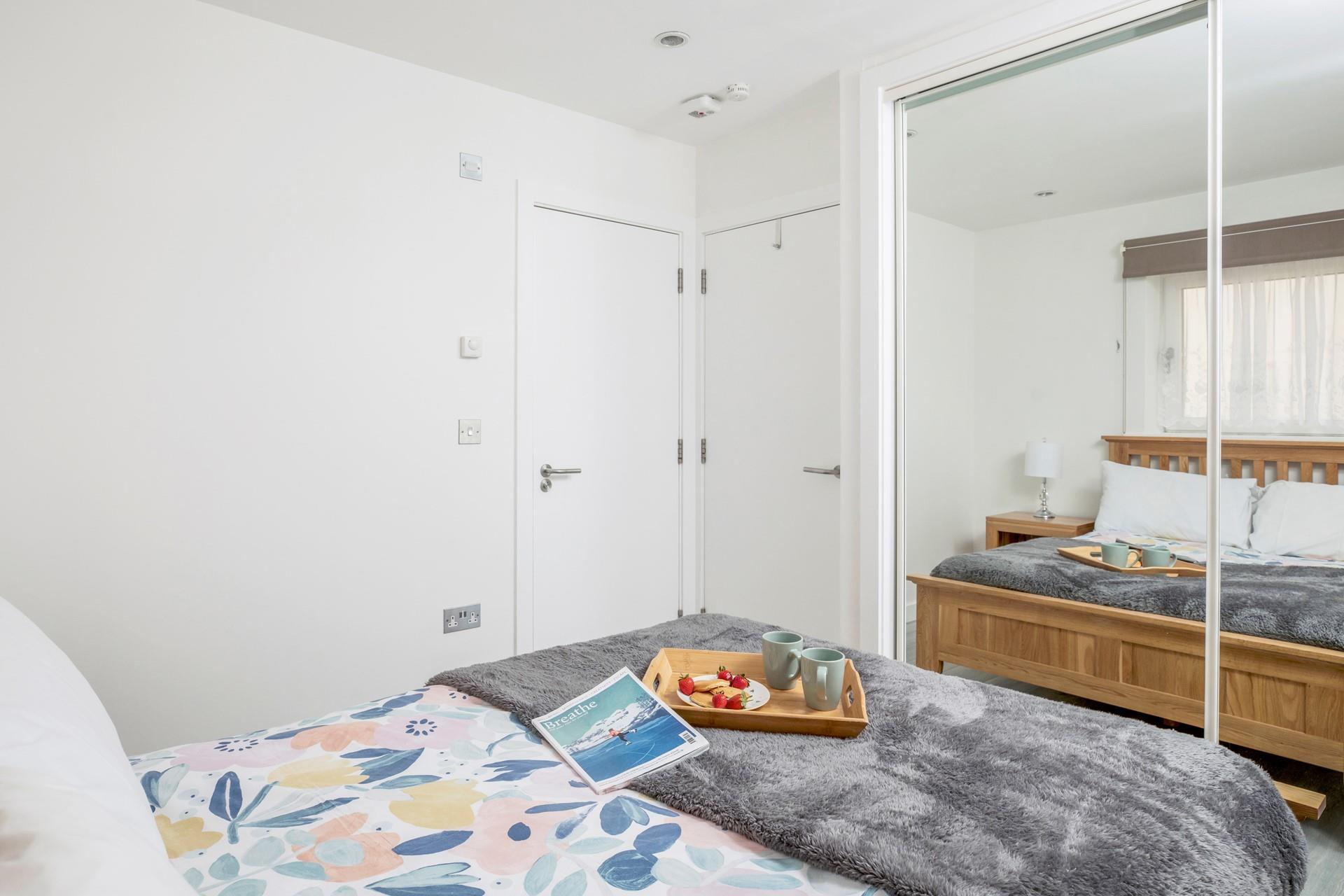 Wake up and wander into the en suite to get ready for the day.