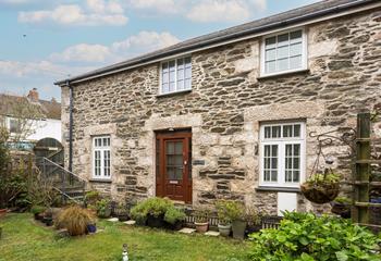 This idyllic Cornish cottage is located in the heart of Porthleven.