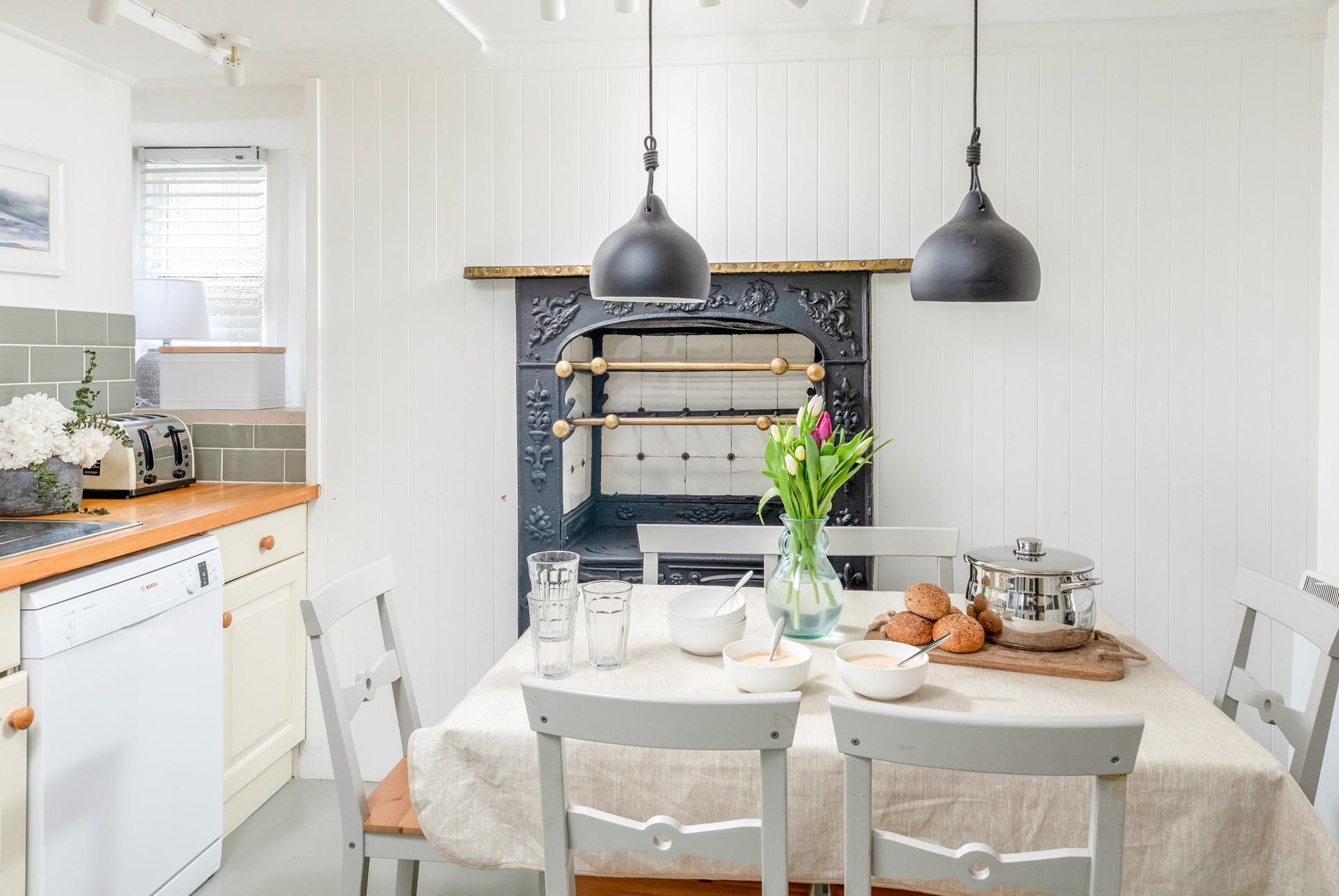 The kitchen is perfectly equipped to rustle up tasty meals.