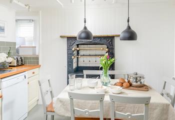 The kitchen is perfectly equipped to rustle up tasty meals.