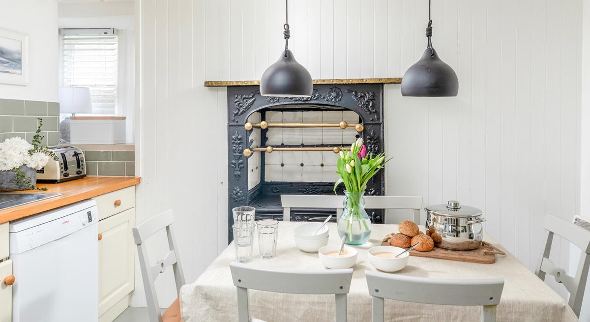 The kitchen is perfectly equipped to rustle up tasty meals.