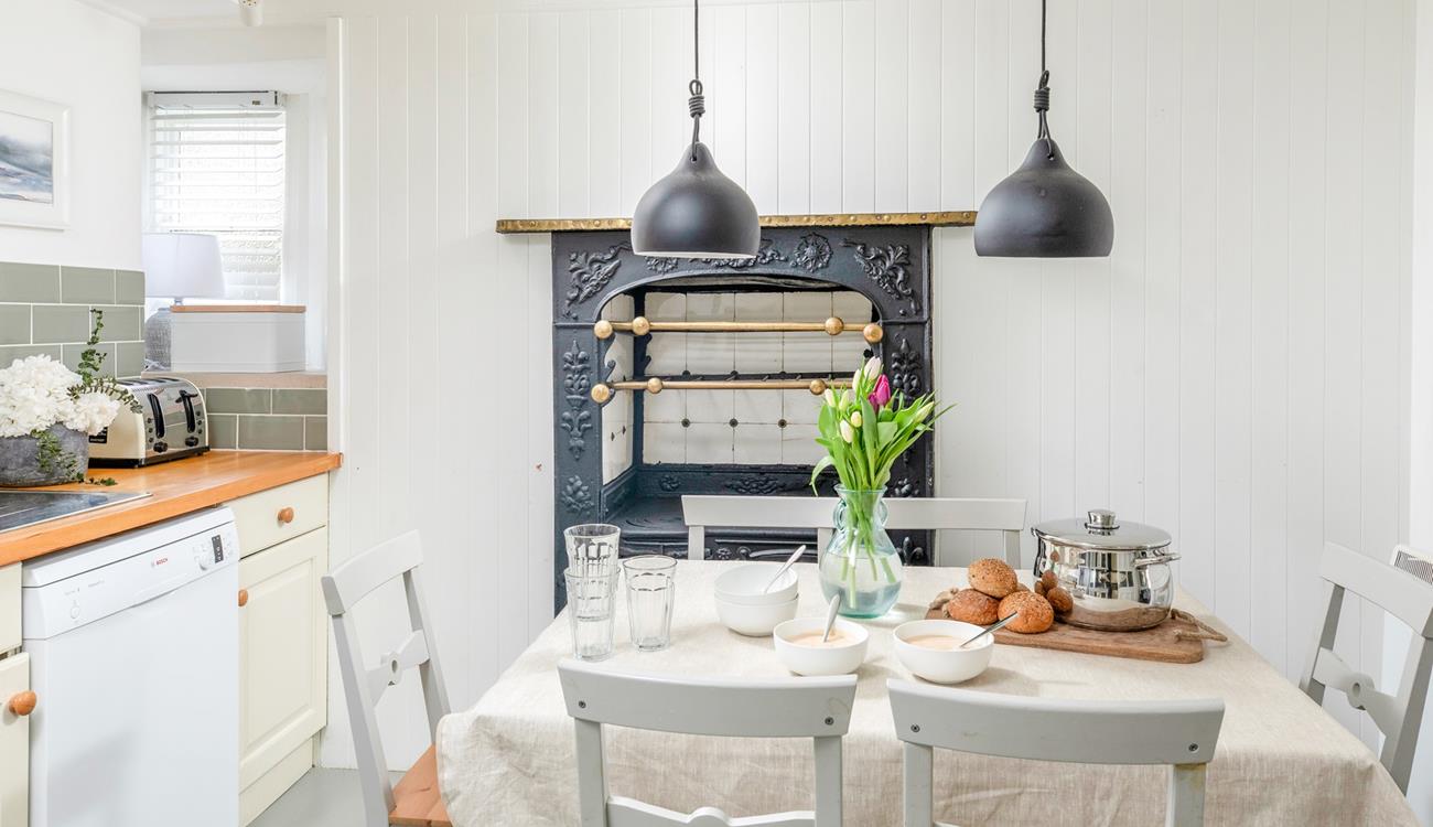 The kitchen is perfectly equipped to rustle up tasty meals.