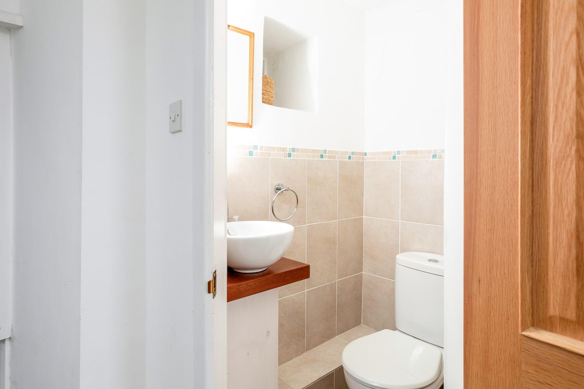 Get ready for the day in the en suite.