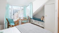 Wake up to the idyllic view of the harbour every morning.