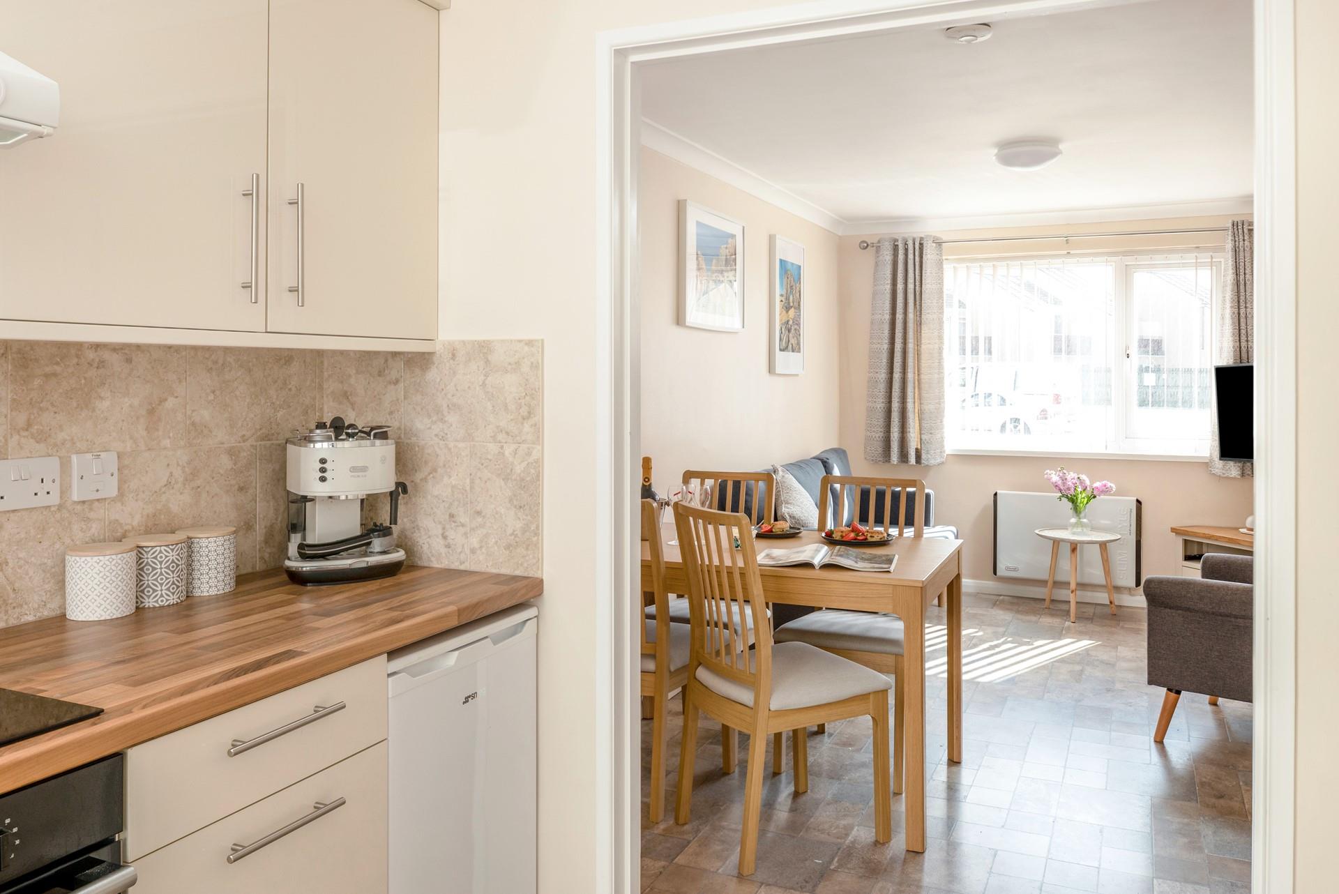 Start the day with a coffee straight from the machine!