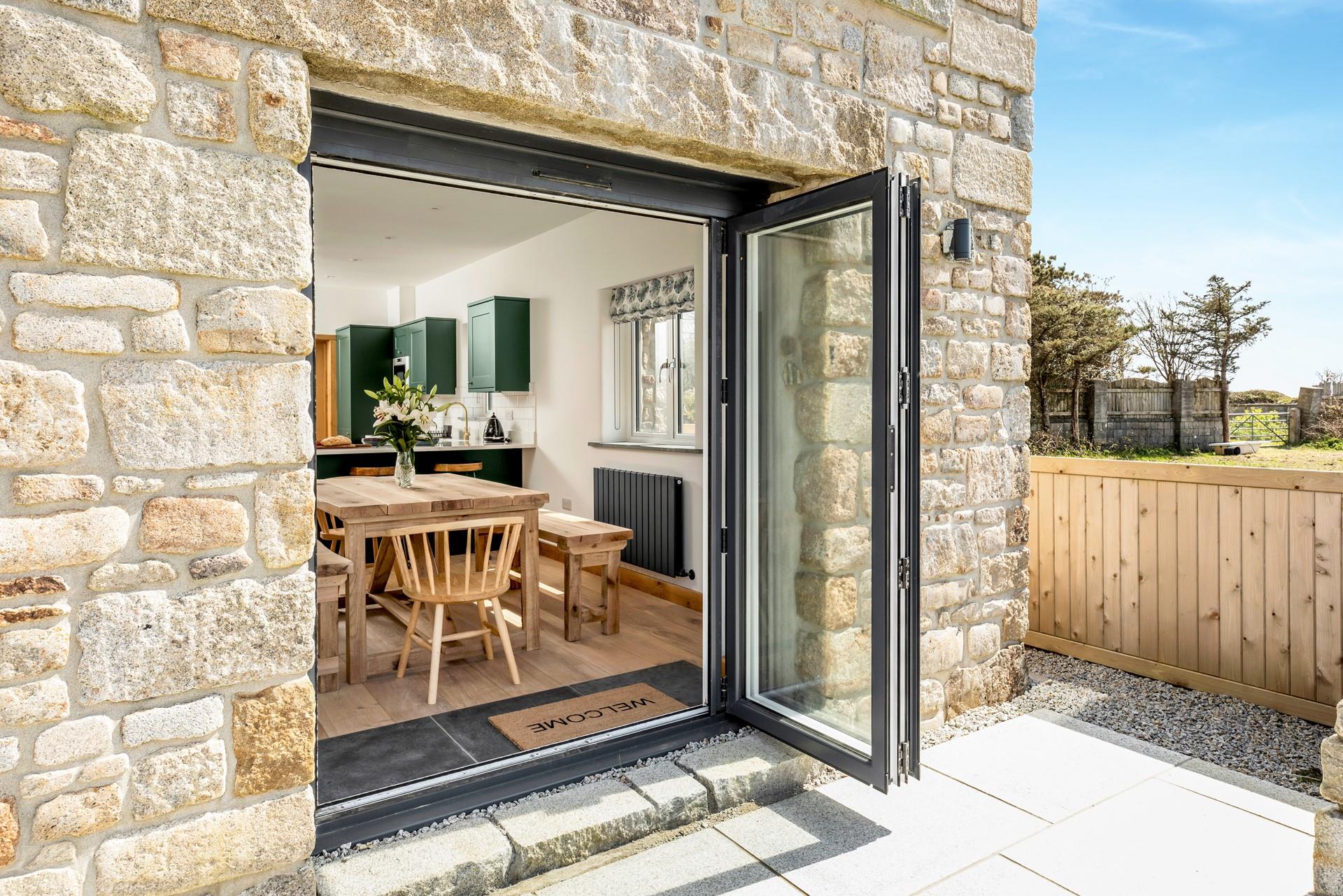 Head outside to the patio for an al fresco breakfast.