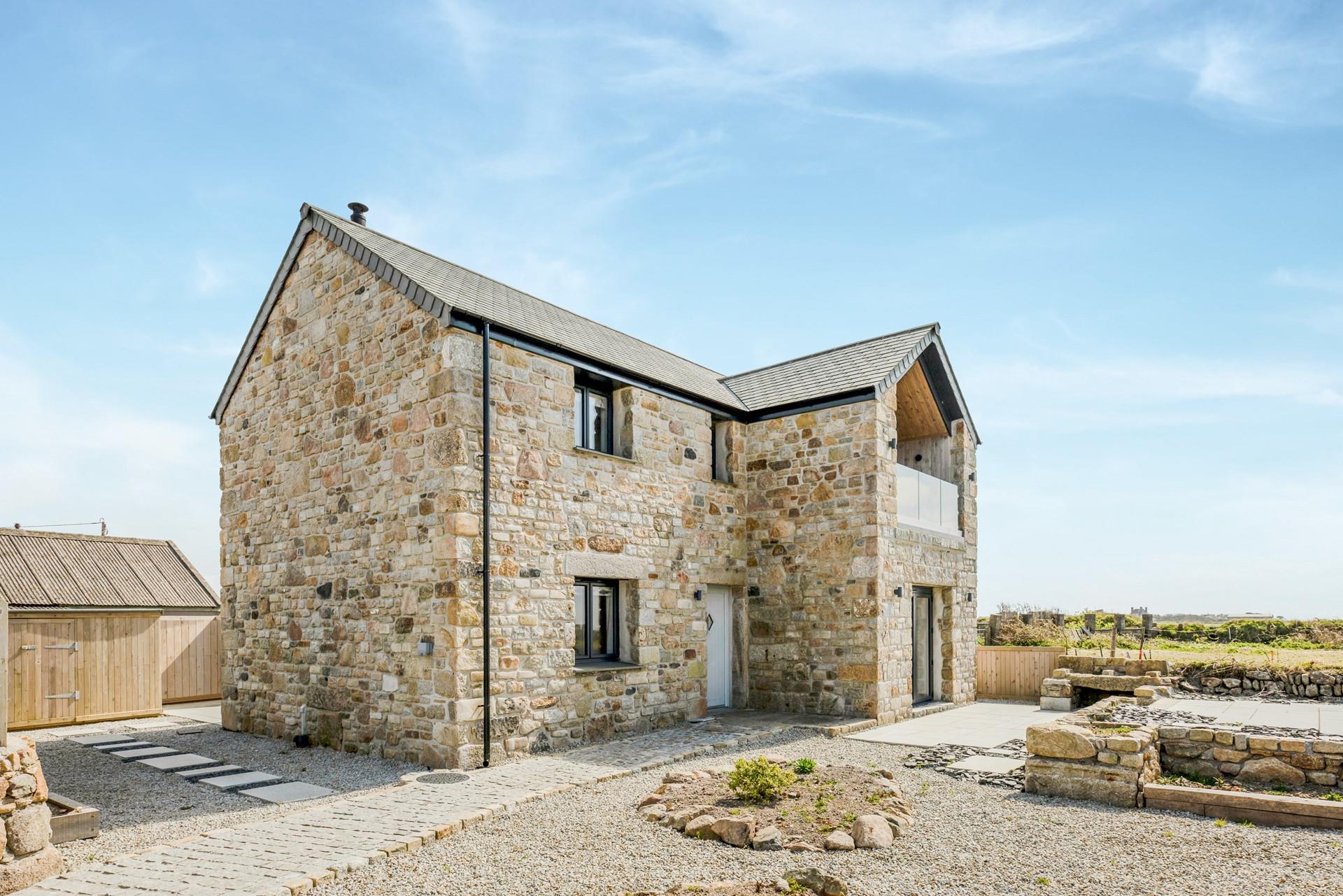 Light the BBQ and tuck into an outdoor feast!