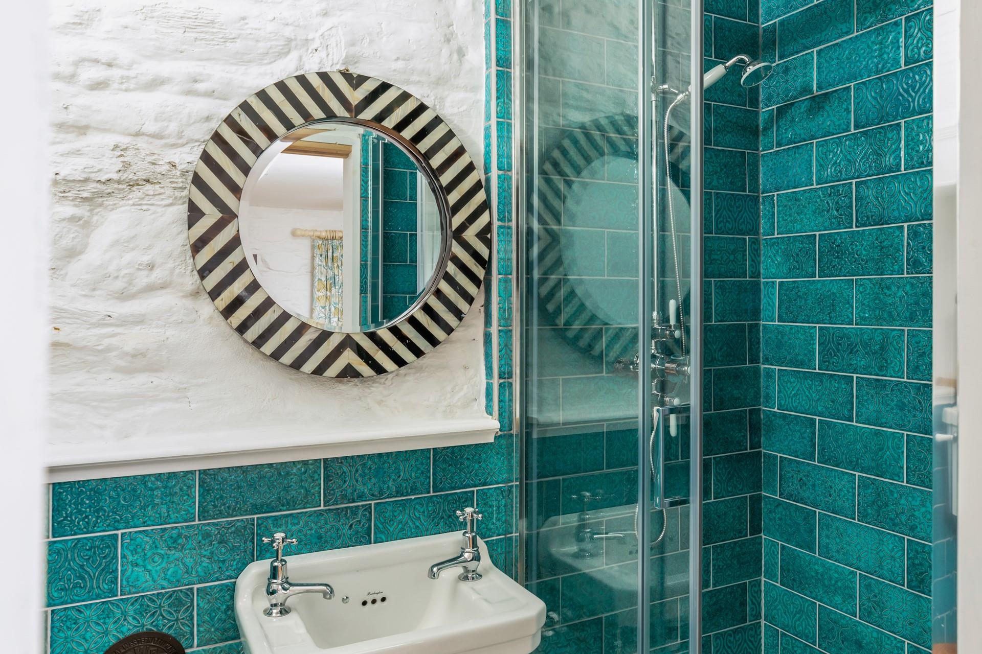 Wash off sandy toes after spending the day on Gylly beach.