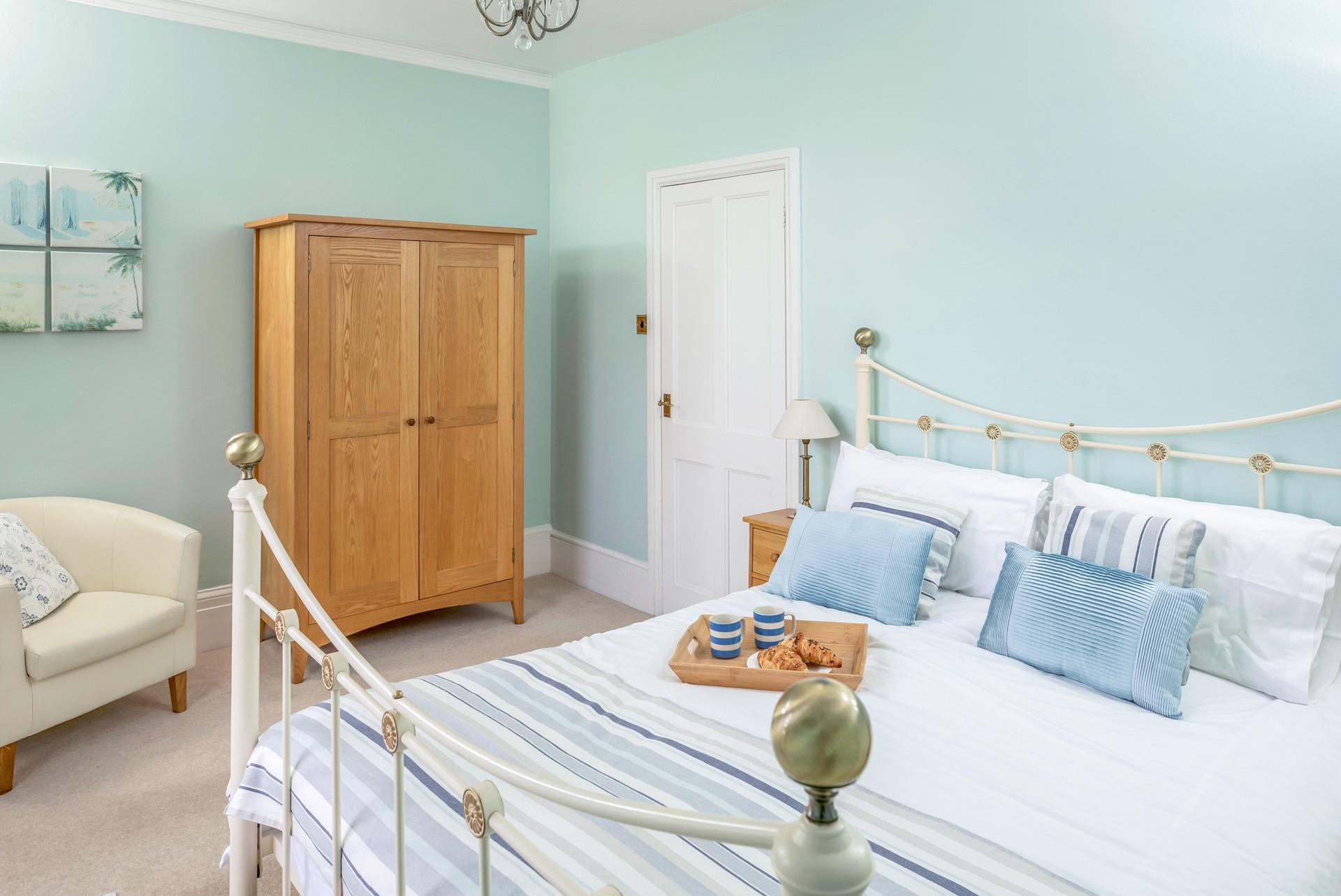 The comfortable double bed provides a dreamy night's sleep.