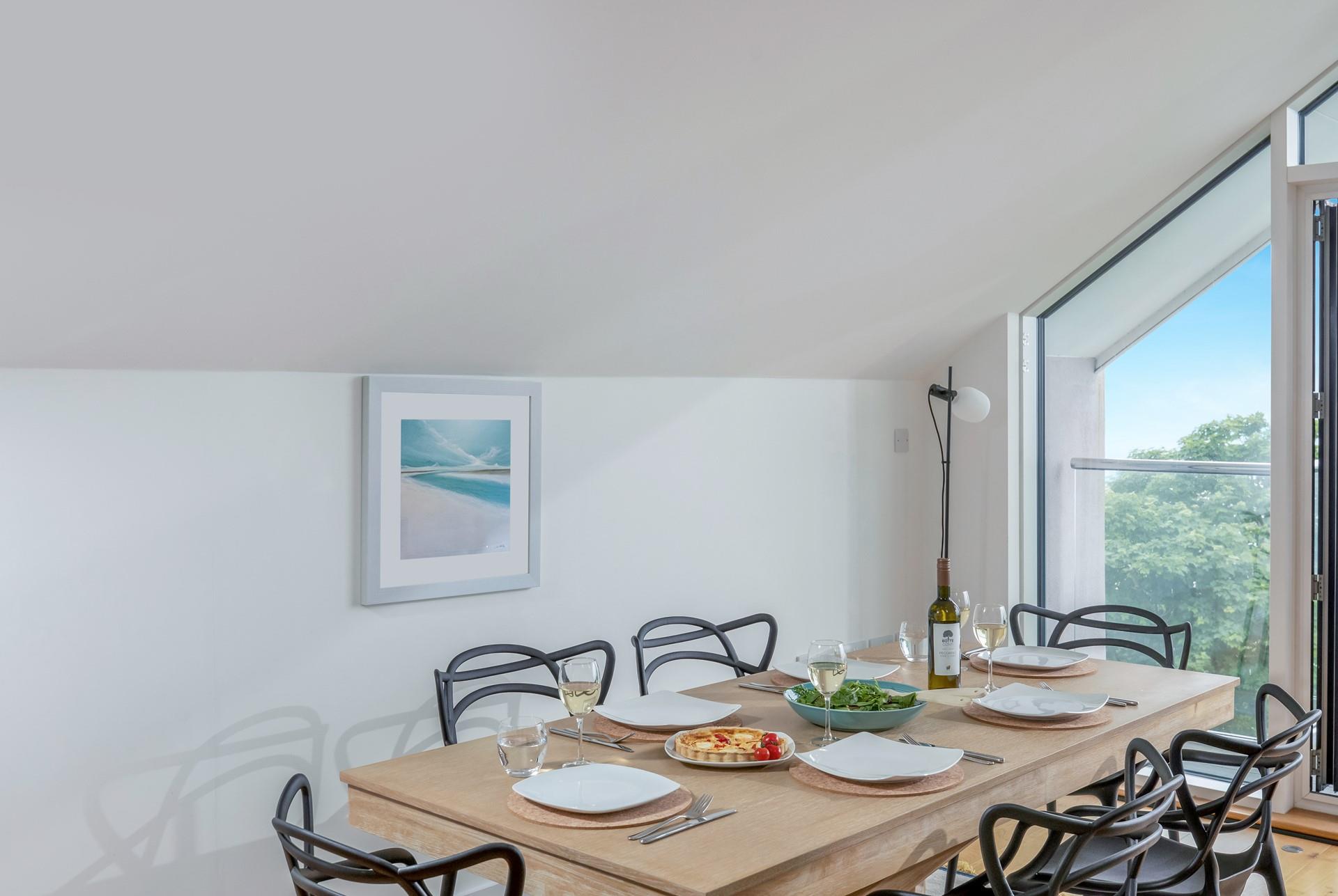 Light and bright, with plenty of space for serving up family feasts.