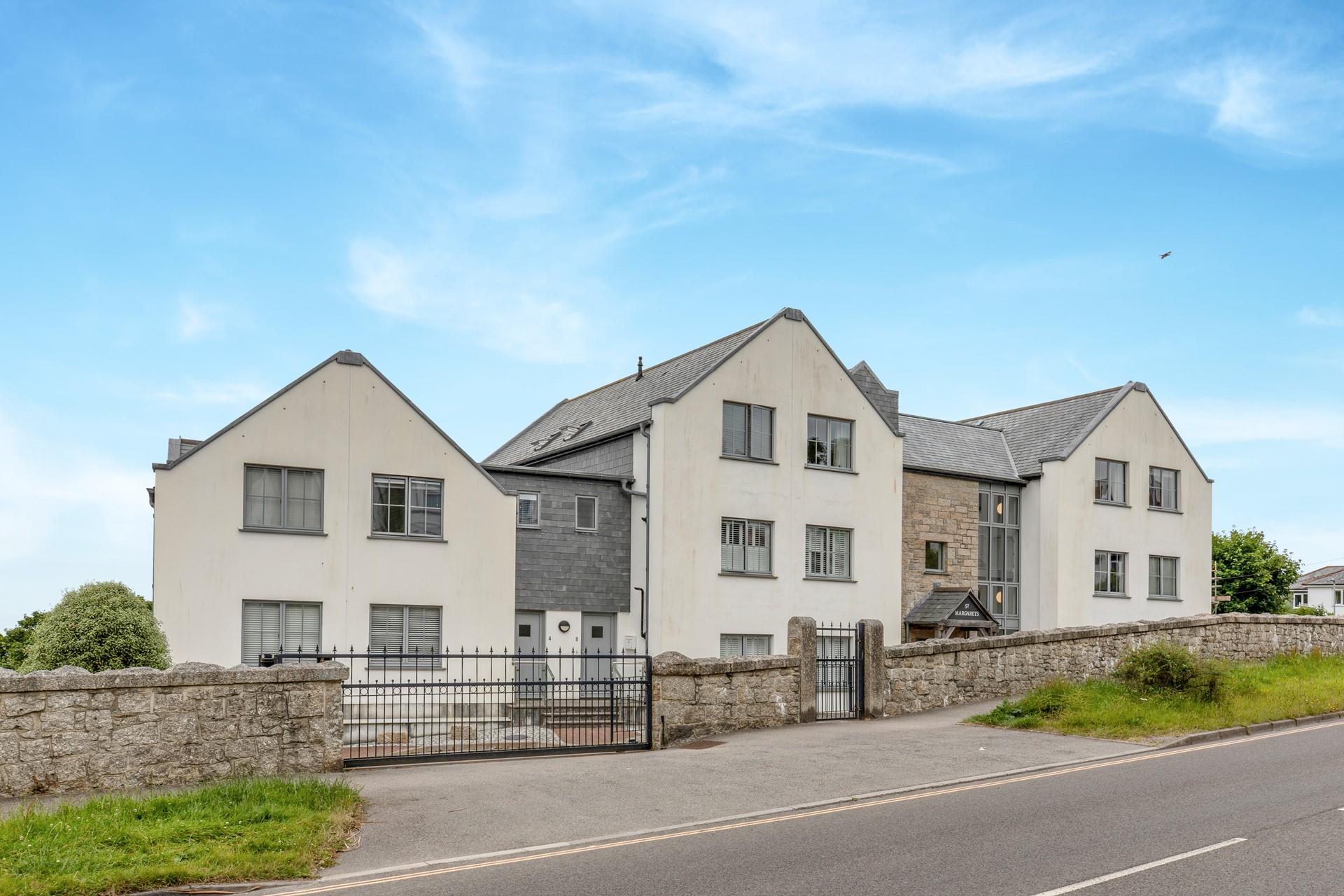 Lowena is located in Carbis Bay, just a short drive from St Ives.