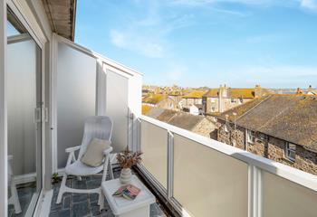 Enjoy the sea views over the rooftops of St Ives.