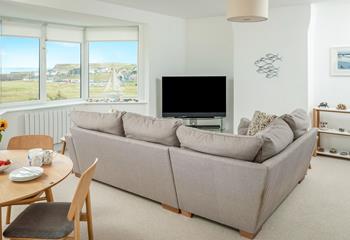 12 Westcliff is ideally placed to take advantage of the views of Summerleaze Beach.