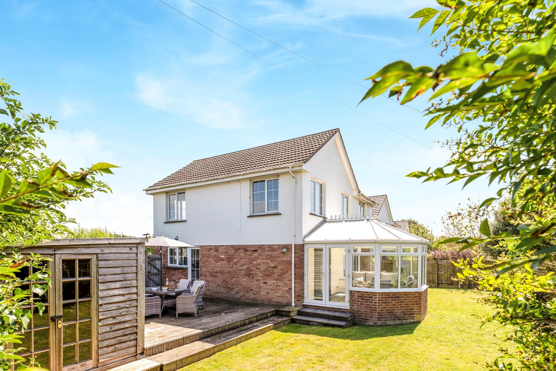 The garden is spacious perfect for littles ones to let off steam!