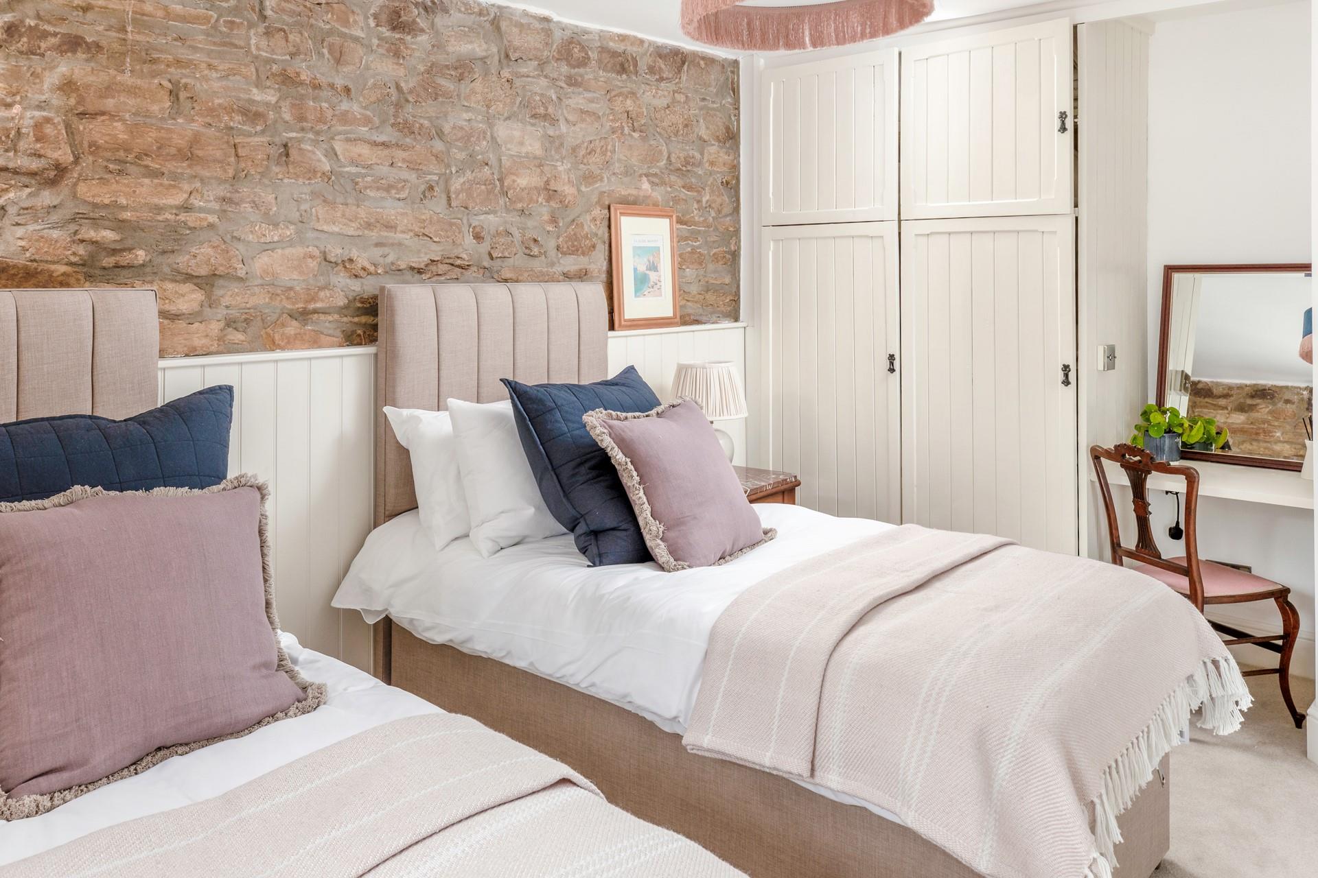 The twin beds are ideal for additional guests.