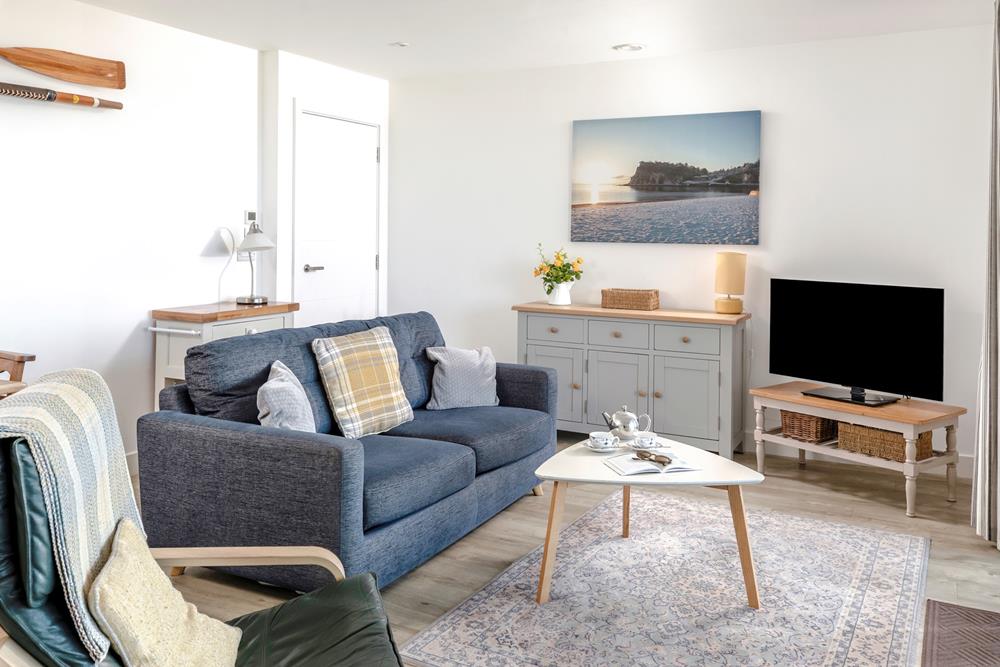 Sink into the comfortable sofa and enjoy a morning cuppa before heading to the beach.