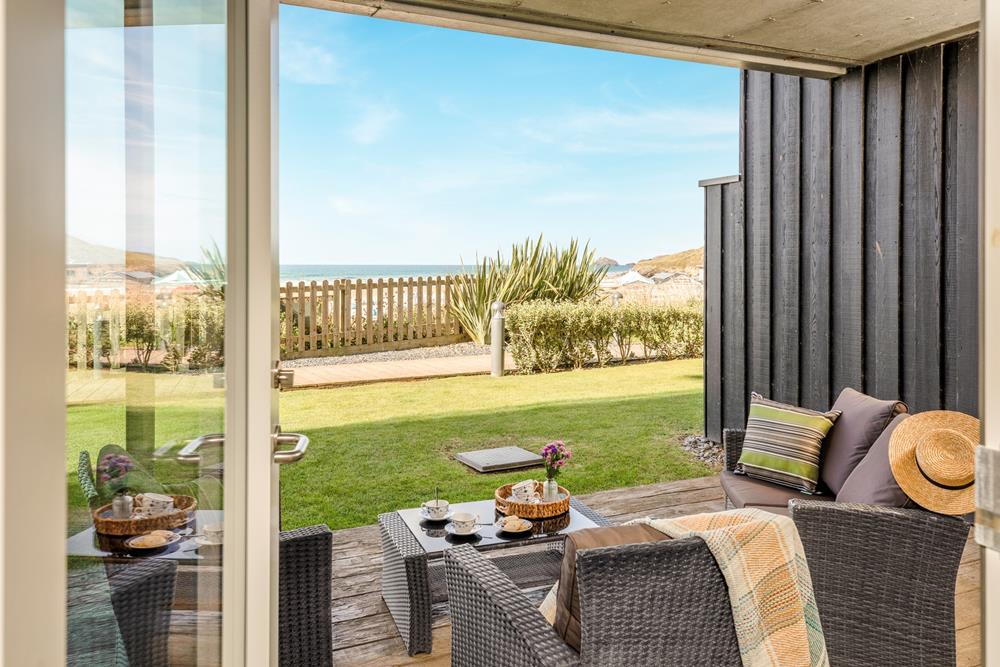 29 The Dunes is located just steps from Perranporth's vast sandy beach.