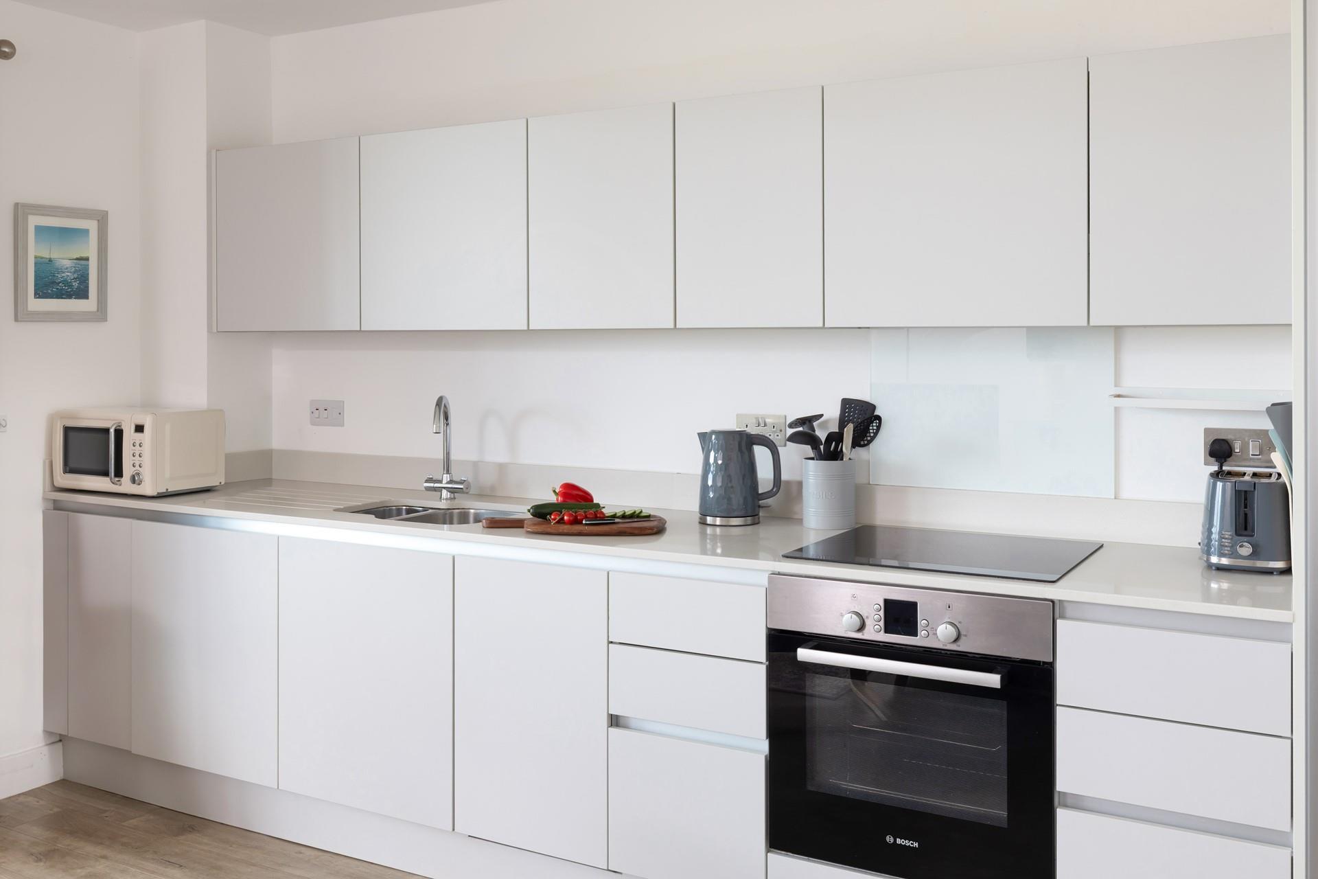 Light and contemporary, you'll find all you need to cook and dine with ease.
