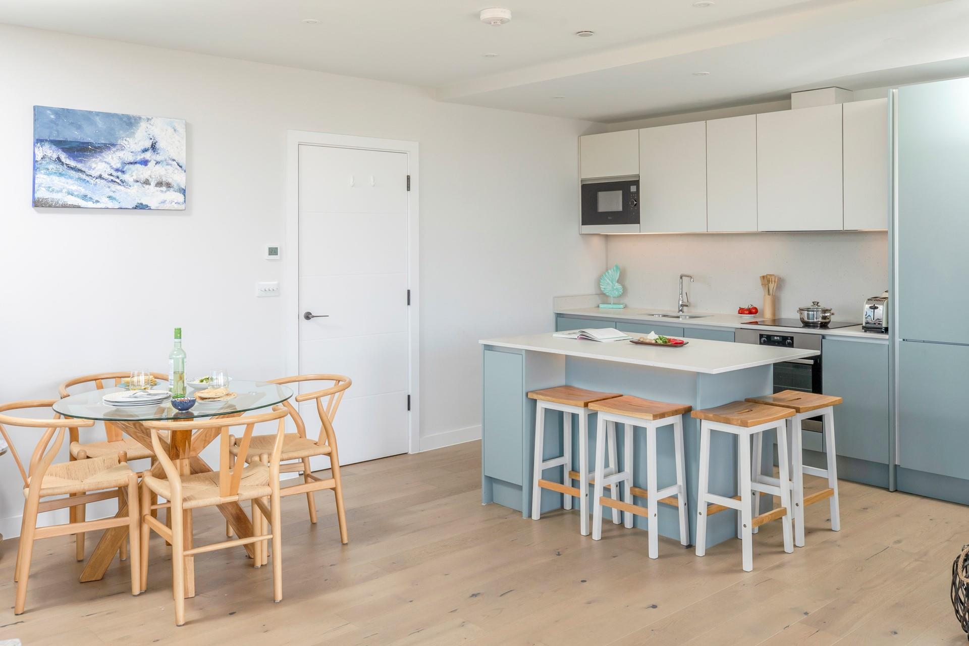 Spend quality time together at mealtimes. 