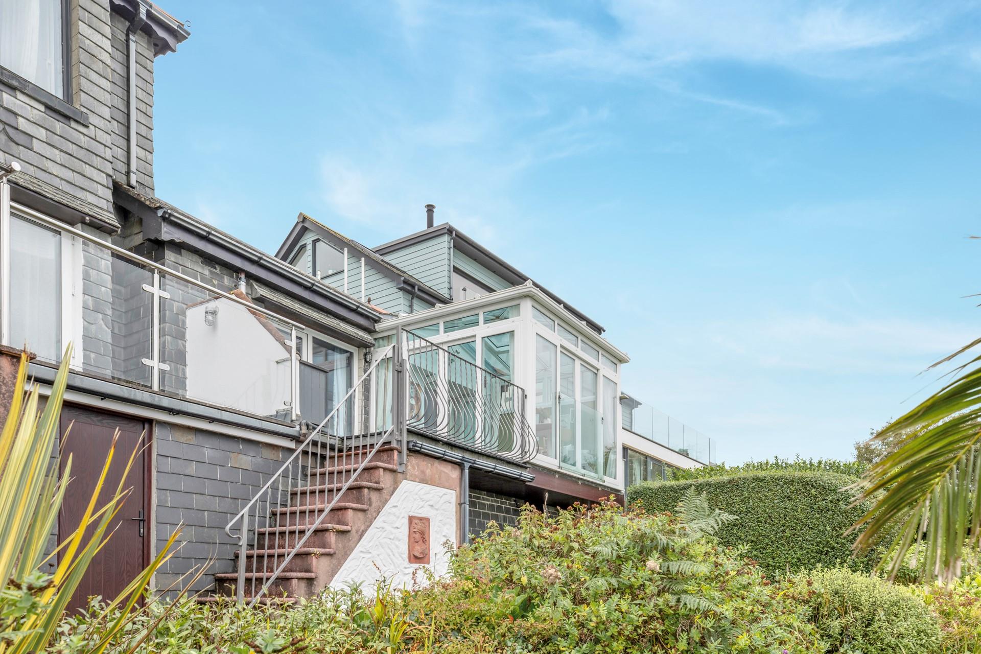 The communal gardens offer a chance to sit and enjoy the peace and tranquillity of the seaside.