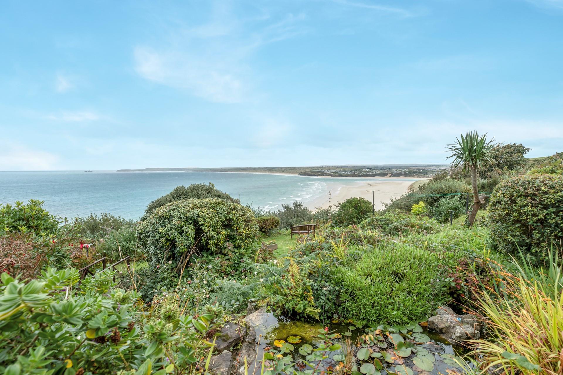 Head into St Ives to explore the quaint cobbled streets.