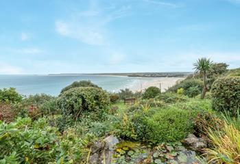 Head into St Ives to explore the quaint cobbled streets.