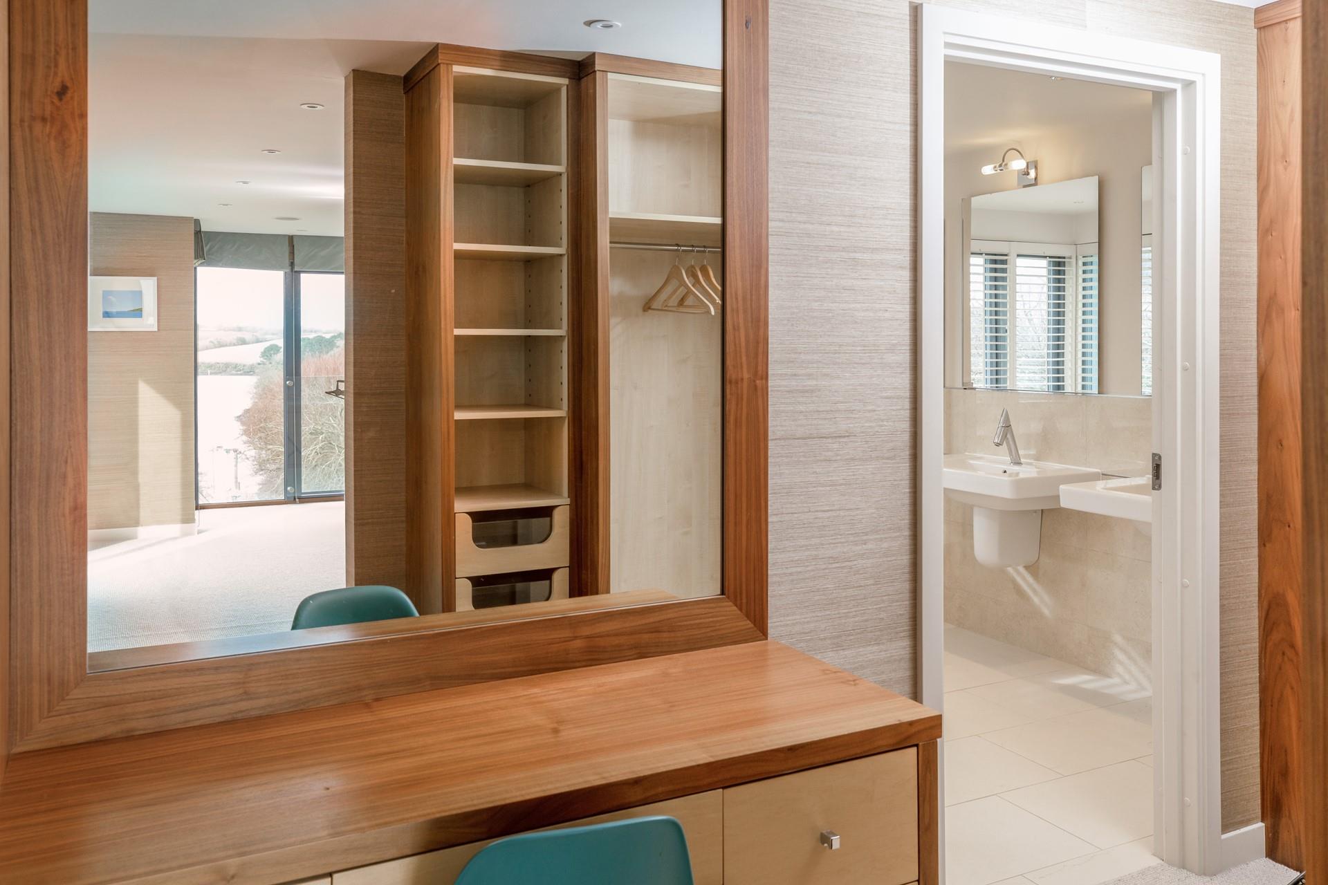 Sit at the dressing table and prepare to head into St Mawes for the evening.