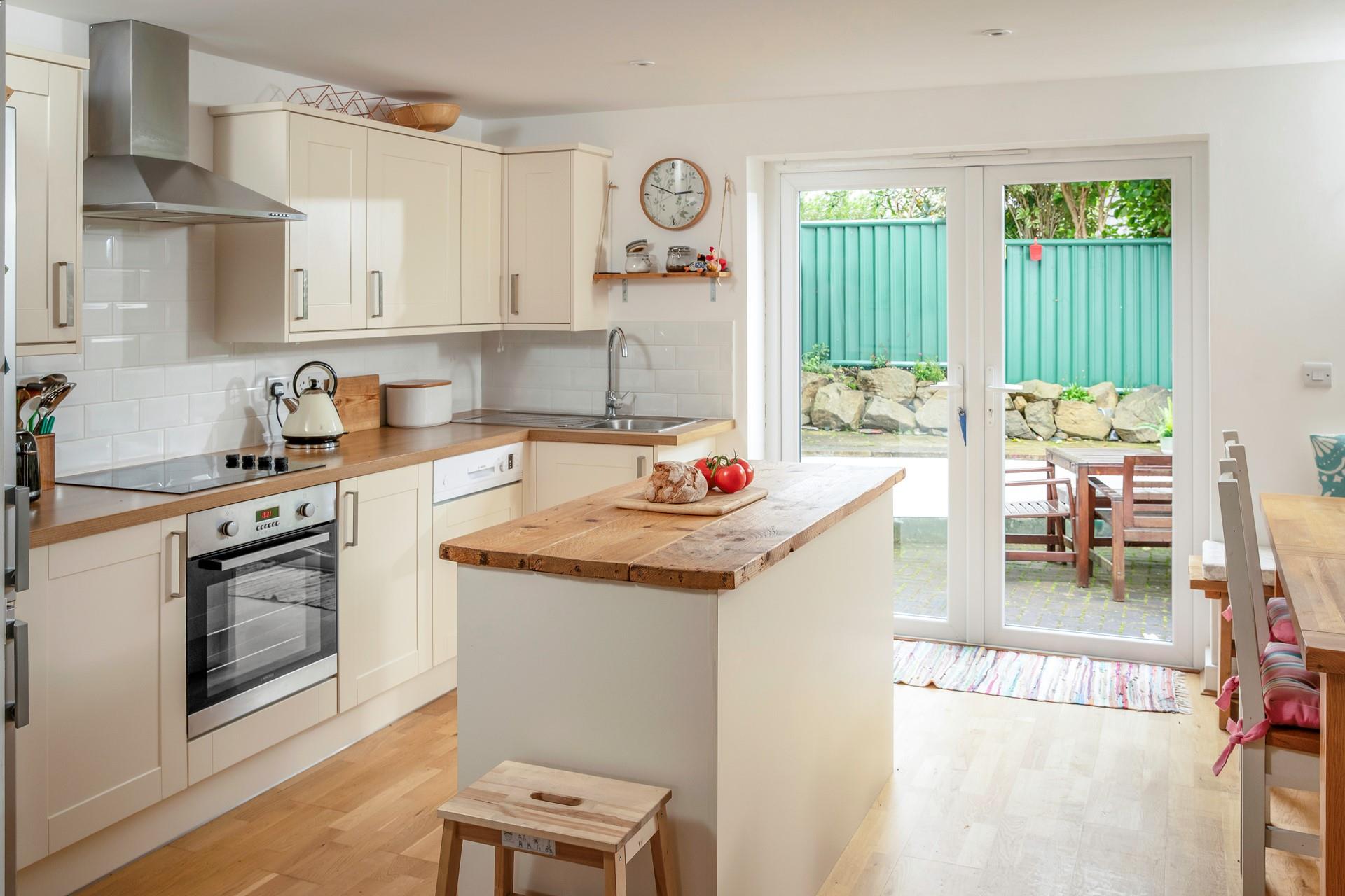 Pack a picnic to take out to the local beach.