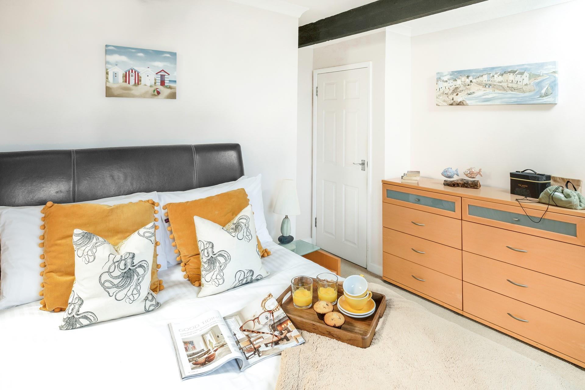 There's plenty of space for storing your holiday wardrobe!