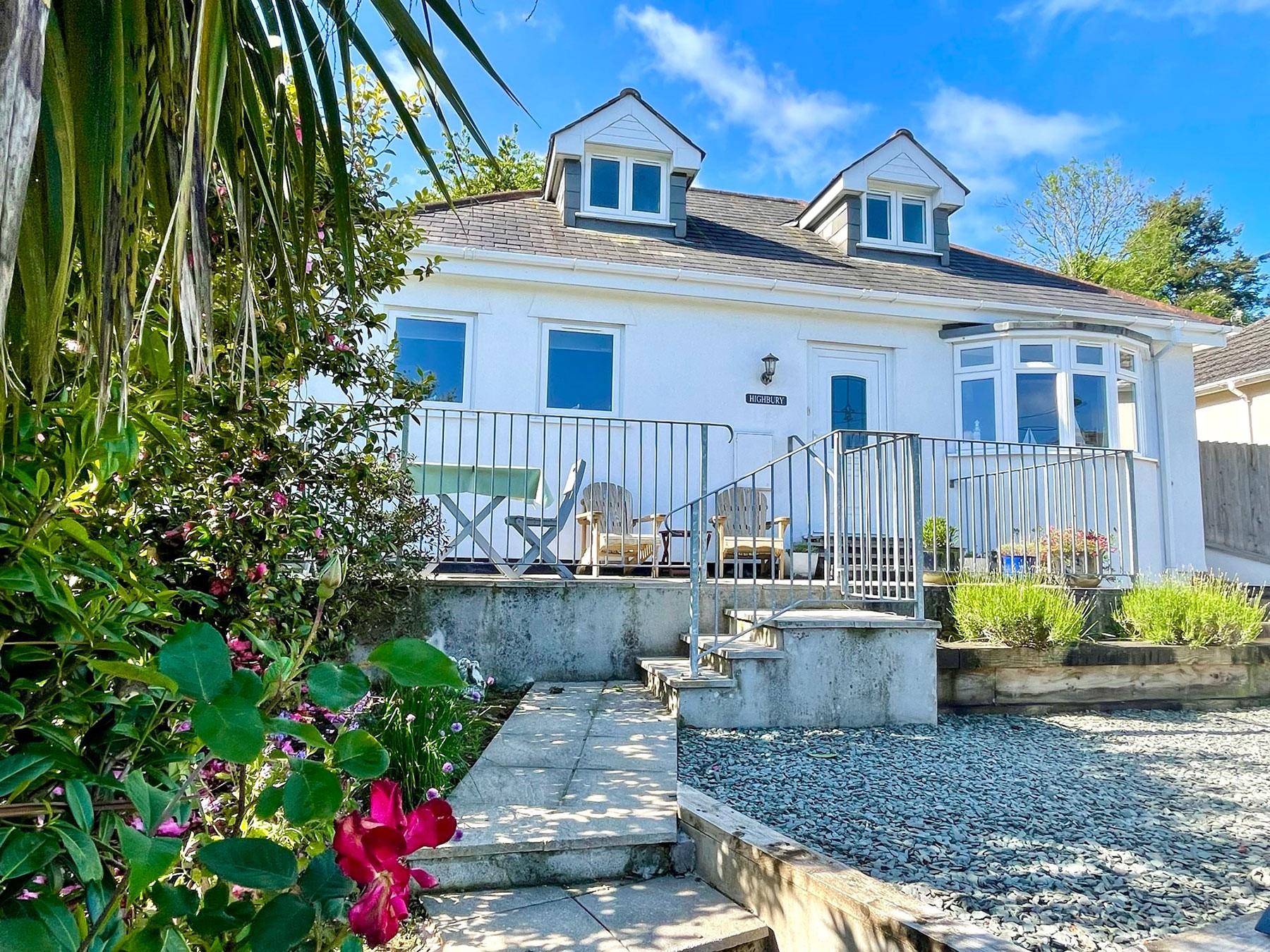 Highbury is situated away from the hustle and bustle of Mevagissey village, yet it is a short walk from all the shops and restaurants.