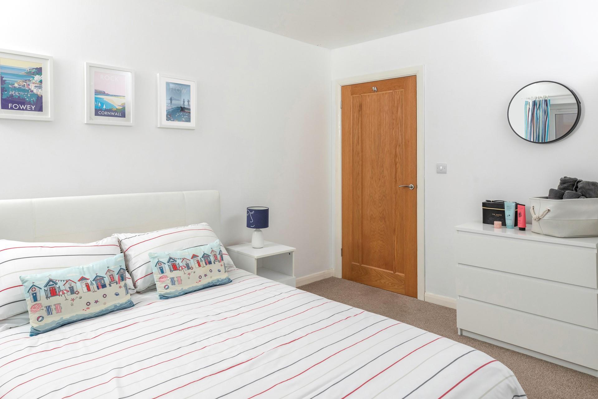 Spend the evening at a local restaurant before returning to the comfy king size bed.